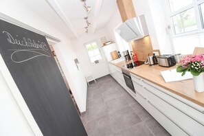 Ferienhaus, 3Â Schlafzimmer | Eigene KĂŒche | KĂŒhlschrank, Ofen, Herdplatte, GeschirrspĂŒler