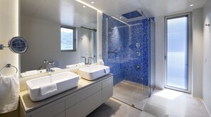 Shower, hair dryer, bathrobes, bidet - Beachfront Villa Natalia with Two Private Pools (Vourvourou, Halkidiki, Sithonia)