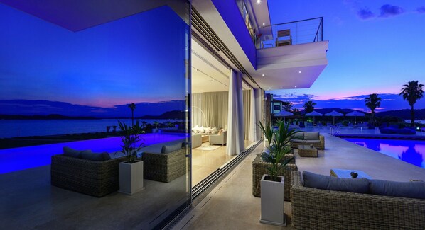 Outdoor pool, a heated pool - Beachfront Villa Natalia with Two Private Pools (Vourvourou, Halkidiki, Sithonia)