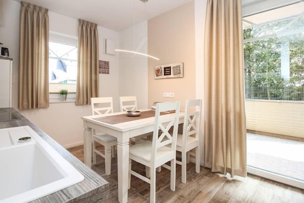 Apartment, 2 Bedrooms | Living area