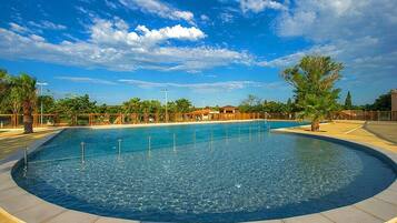 Ulkouima-allas, lÀmmitetty uima-allas