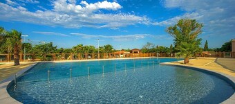 E82 air-conditioned mobile home for 4 people in the Novela campsite