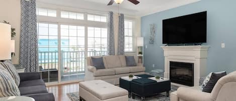 Télévision, cheminée, jeux vidéo, livres