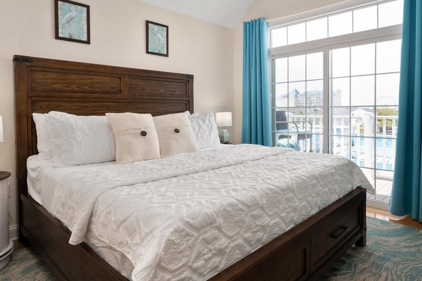 Fer et planche à repasser, lit parapluie, Wi-Fi, draps fournis