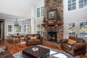 المنشأة من الداخل