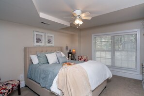 6 bedrooms, desk, iron/ironing board, free WiFi