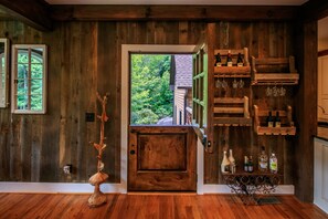 المنشأة من الداخل