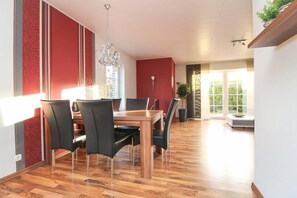 公寓, 2 間臥室 (Apartment Kunsleben EG) | 起居區 | 平面電視