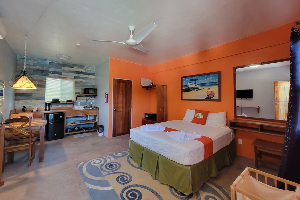 Premium bedding, down comforters, laptop workspace, WiFi (free)