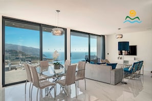 Smart TV, video game console, DVD player, table football - Luxury dream villa, outstanding views | Seacrest (São Tiago)