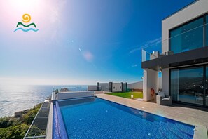 Pool - Luxury dream villa, outstanding views | Seacrest (São Tiago)