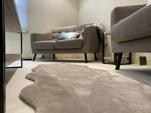 Comfort House, Private Bathroom | Lounge - Suitely Flour House (Cheltenham)