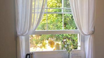 Kamar Triple Superior | Seprai katun Mesir, seprai premium, dan didekorasi berbeda-beda