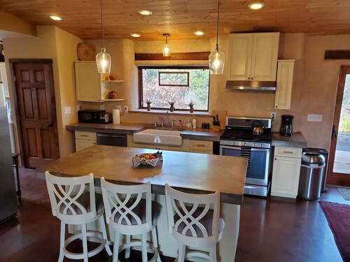 Hiking, mt biking, 44 acres to explore, 20 min outside of Santa Fe