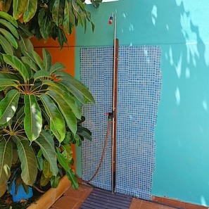 Casa, 2 habitaciones, patio | Baño