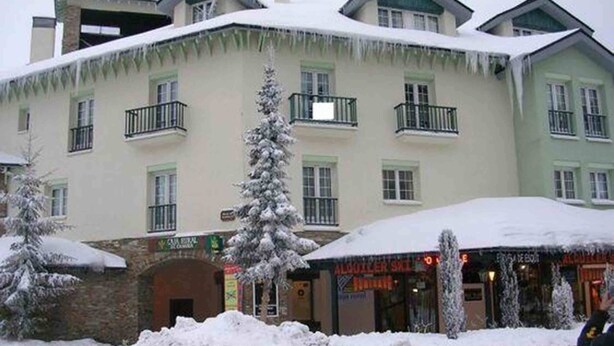 Exterior - 100 Meters From the ski Slopes, Parking and Wifi (Monachil)