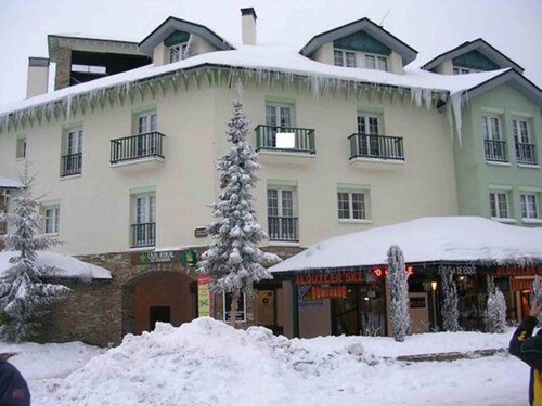 100 Meters From the ski Slopes, Parking and Wifi