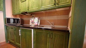 Private kitchen - 100 Meters From the ski Slopes, Parking and Wifi (Monachil)