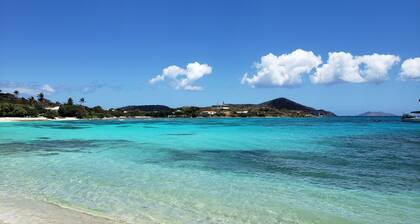 NEUES Angebot: Beachside Escape mit privatem Pool, Grill, großartigem WiFi ab 99 US-Dollar