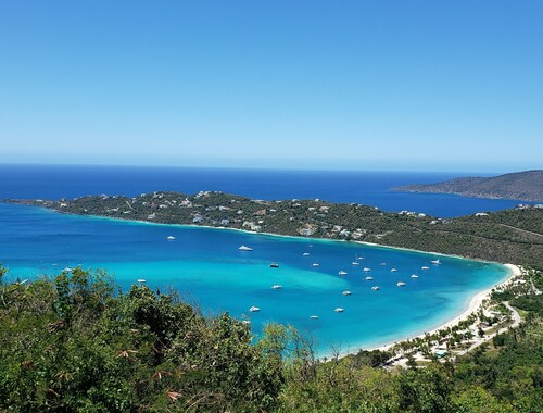 Luxury Beachside Escape with private pool, generator n great WiFi!