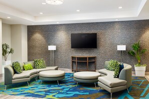 Lobby sitting area - Candlewood Suites Lebanon by IHG (Lebanon)