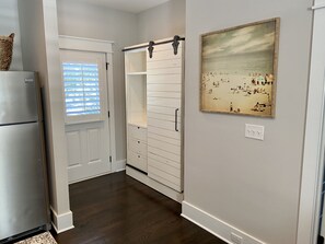 Interior - Old Village Retreat-Shem Creek-Downtown CHS-Beach (Mount Pleasant)