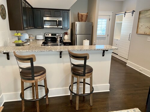 Old Village Retreat-Shem Creek-Downtown CHS-Beach