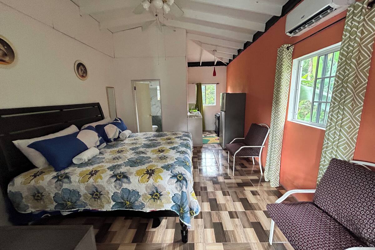 Suite Grand | 1 kamar tidur dan dilengkapi dengan perabotan berbeda-beda