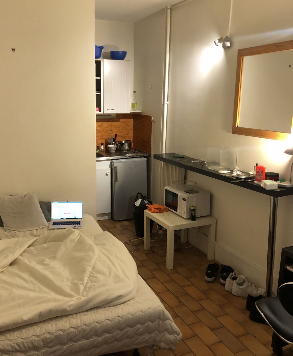 1 bedroom, bed sheets