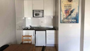 Private kitchen - Central With Terrace and Wifi (Monachil)