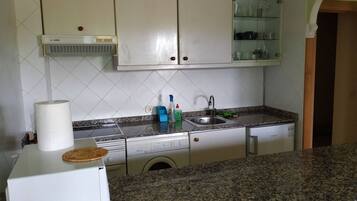 Fridge, microwave