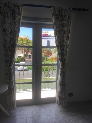 Apartament, 1 dormitori, balcó, vistes a la ciutat | Vista des de l'allotjament
