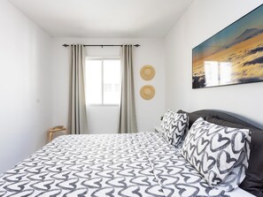 1 slaapkamer, een strijkplank/strijkijzer, snel internet, beddengoed