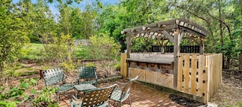 Enjoy Being Dockside on Table Rock Lake-Walk-In Level-Dog Friendly-Free Tickets!