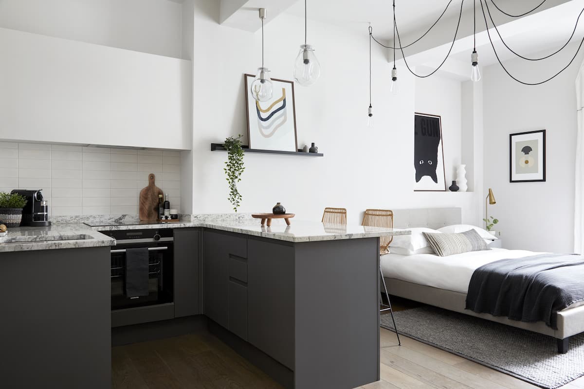 Contemporary Studio - minutes from Angel Tube St. (Apt 1) | Living area | 42-inch LED TV with digital channels, TV, Netflix
