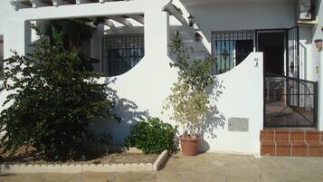 House, 2 Bedrooms, Smoking, Terrace | Exterior detail