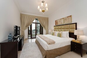 Deluxe Apartment, 2 Bedrooms, Non Smoking | 2 bedrooms, in-room safe, blackout curtains, iron/ironing board - Maison Privee - Tasteful Apt cls to Burj Khalifa & Dubai Mall (Dubai)