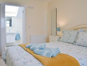 4 bedrooms, free WiFi, bed sheets - 4 bedroom accommodation in Port Isaac (Port Isaac)