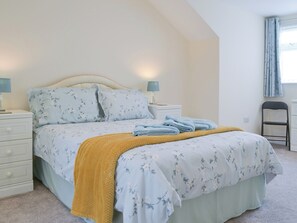 4 bedrooms, free WiFi, bed sheets - 4 bedroom accommodation in Port Isaac (Port Isaac)