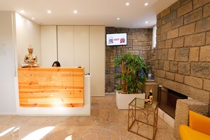 Reception - Golden Beach Guesthouse (Faro)