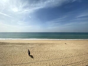 Premium Twin Room | Beach/ocean view - Golden Beach Guesthouse (Faro)