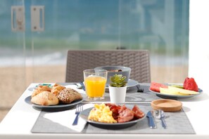 Daily buffet breakfast for a fee - Golden Beach Guesthouse (Faro)