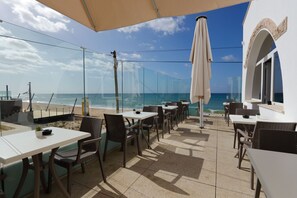 Daily buffet breakfast for a fee - Golden Beach Guesthouse (Faro)