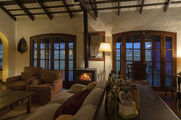 Área de estar no saguão