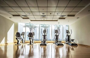 Fitness facility - Maison Privee - Modern Urban Retreat in the Heart of Dubai Marina (Dubai)