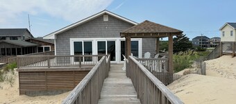 Oceanfront - Endless ocean views - Newly remodeled in 2019