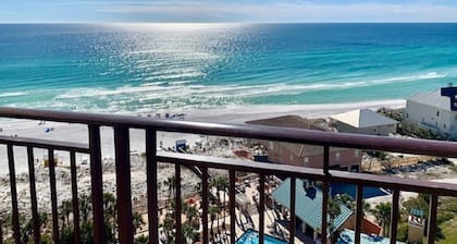 Wunderschöne 2 BR Wohnung! Resort liegt auf Sand! Tolle Ausstattung und Aussicht!