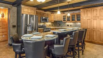 Stovetop, dishwasher, cookware/dishes/utensils