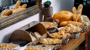 فطور كامل مجانًا يوميًا