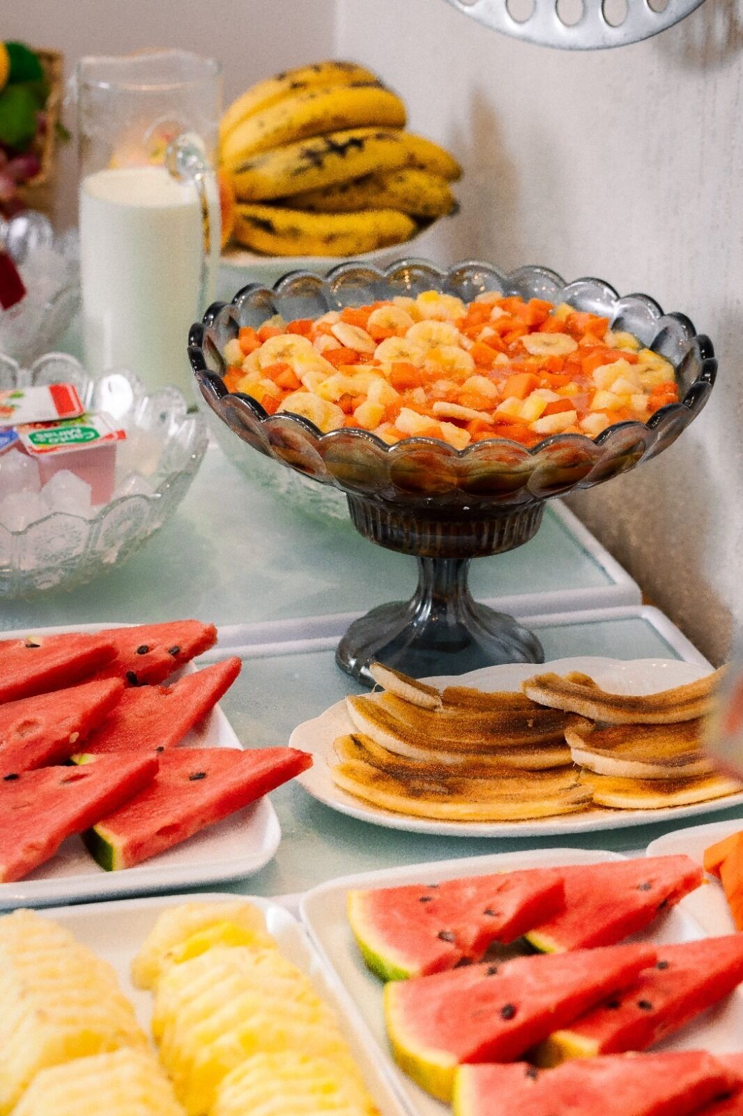 free daily full breakfast